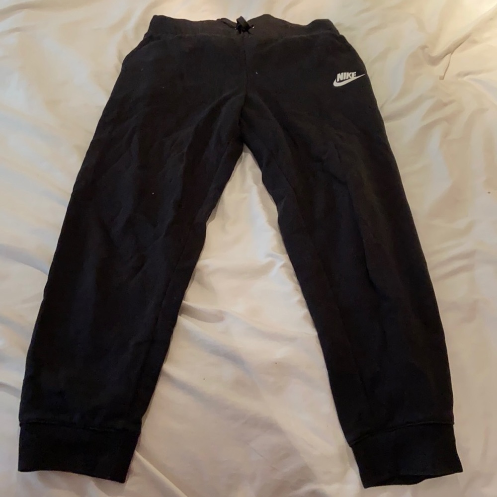 nike capri joggers